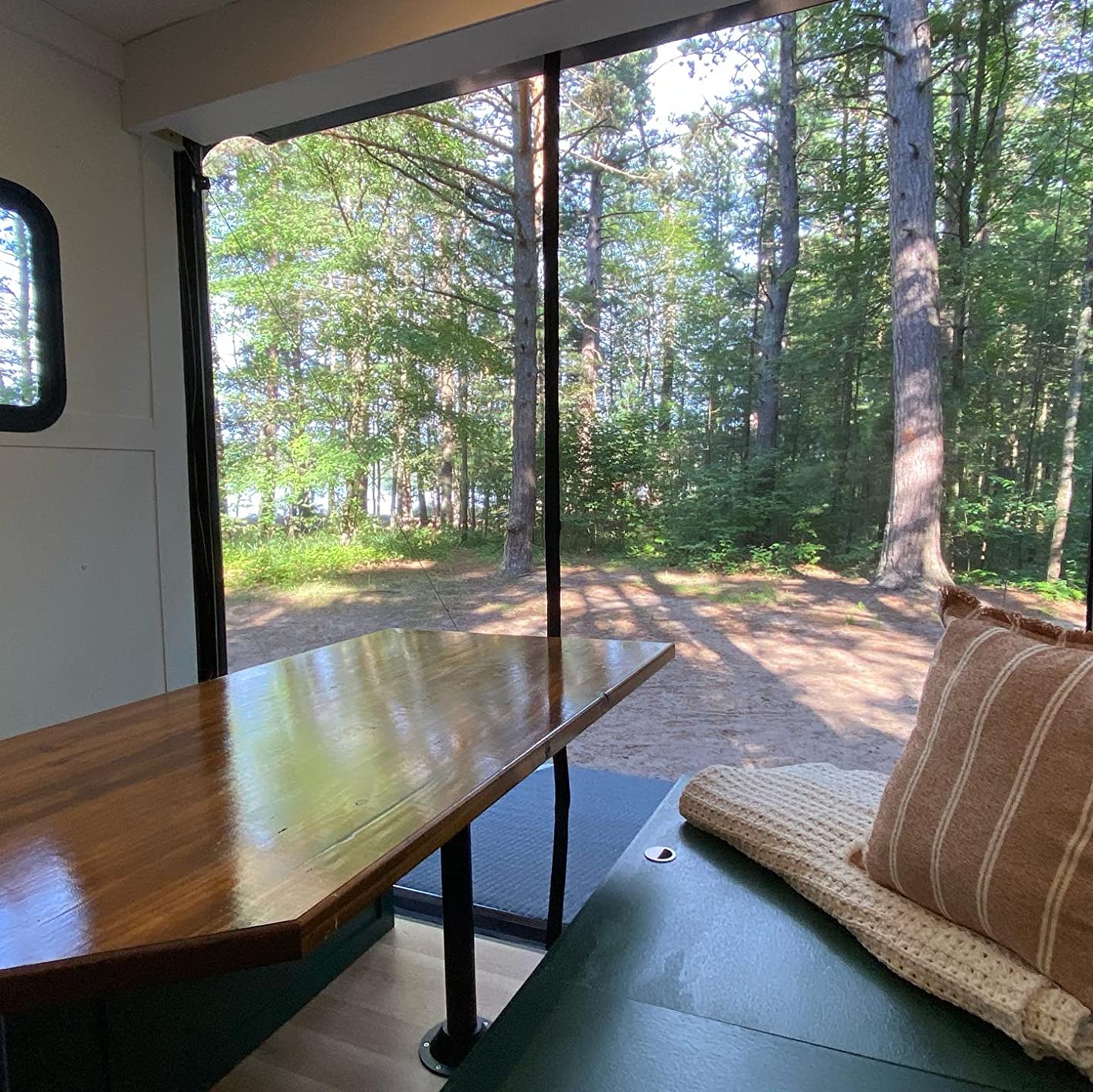 Coverwith magnetic screen door - Turn_off_AC_Enjoy_More_Ventilation
